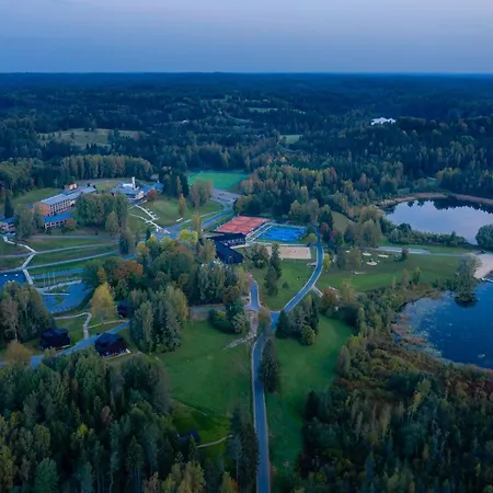 Semesterbostad Kaeaeriku Team *