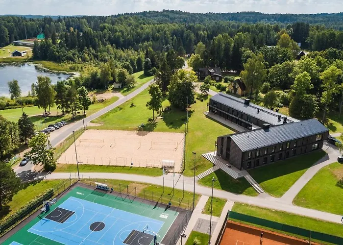 Semesterbostad Kaeaeriku Team *